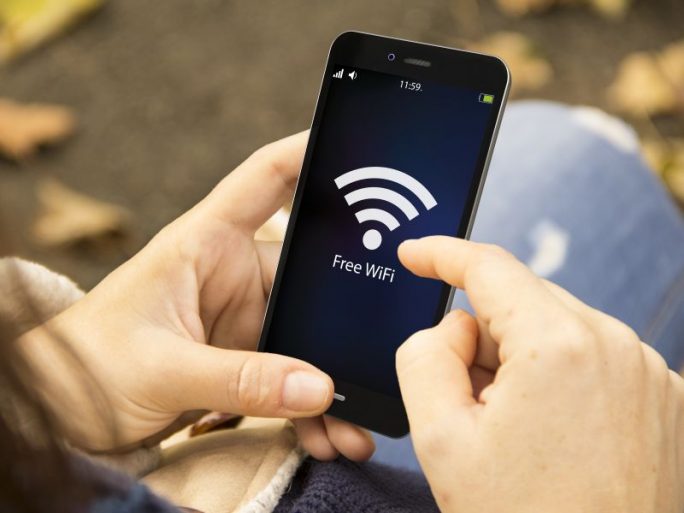 Search for WLAN Networks: Mobile Devices Reveal Personal Data