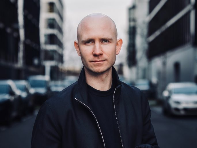 Start-up Collaboration as an AI Booster?